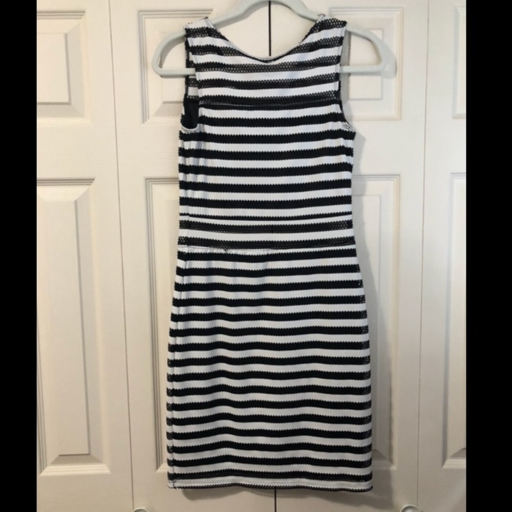 B&W striped body-con dress - Picture 2 of 4